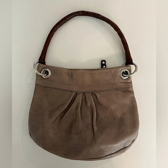 Mini Roots leather hand bag. - Picture 1 of 6